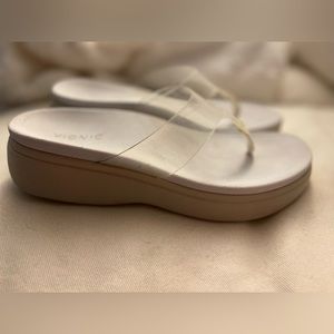 VIONIC Platform Sandal Luminous White Toe Thong